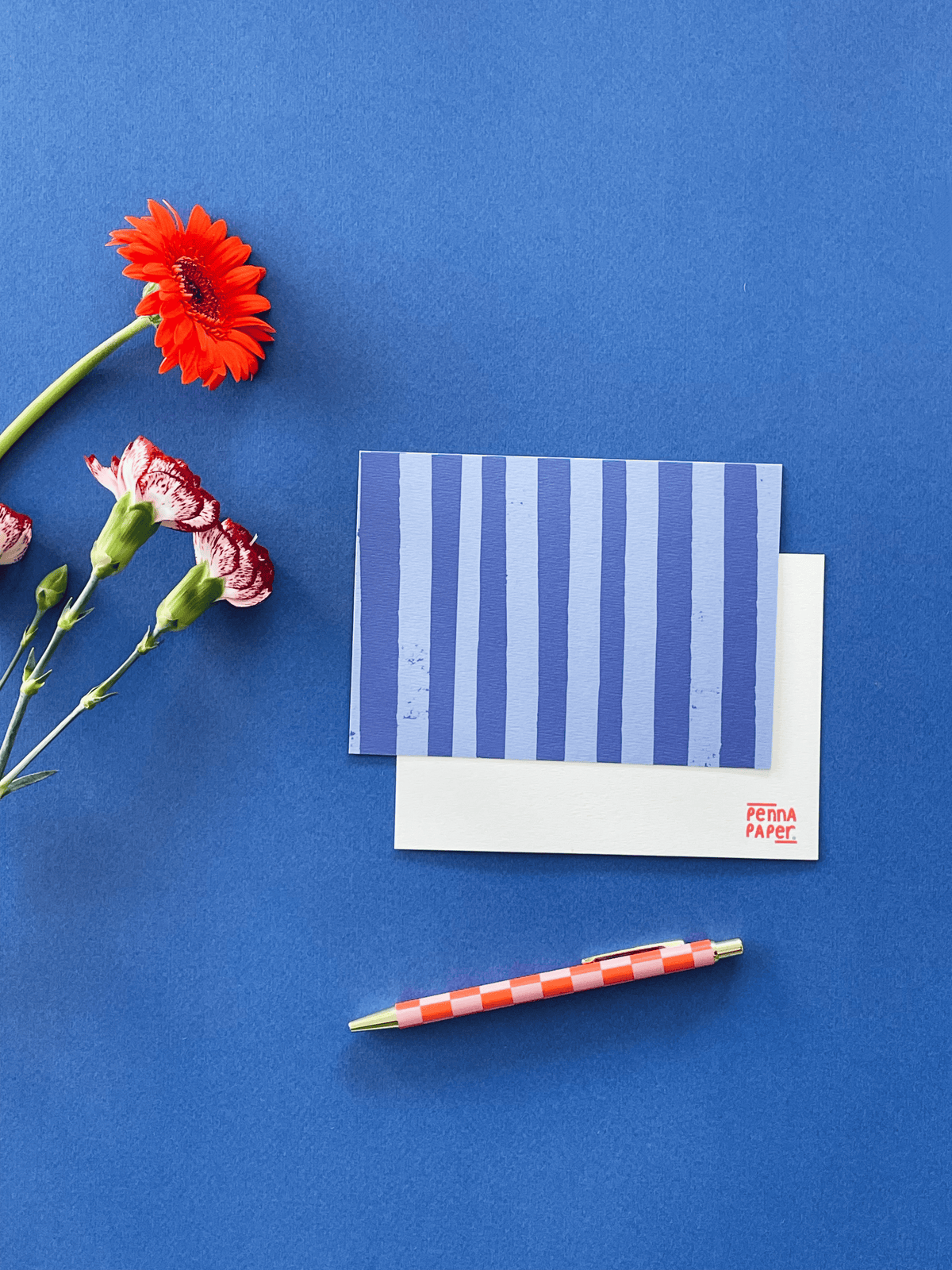 Carte postale rayures bleues, illustration A6 à envoyer ou encadrer